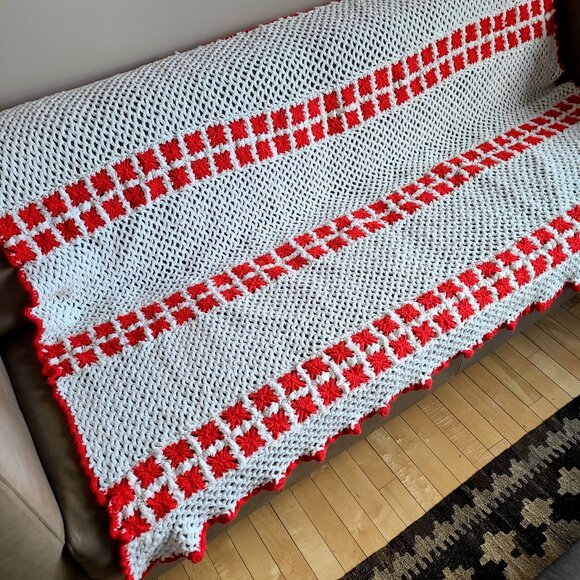 Bohemian decor white and red hand made crochet throw blanket Afghan sofa cover. - Picture 8 of 8